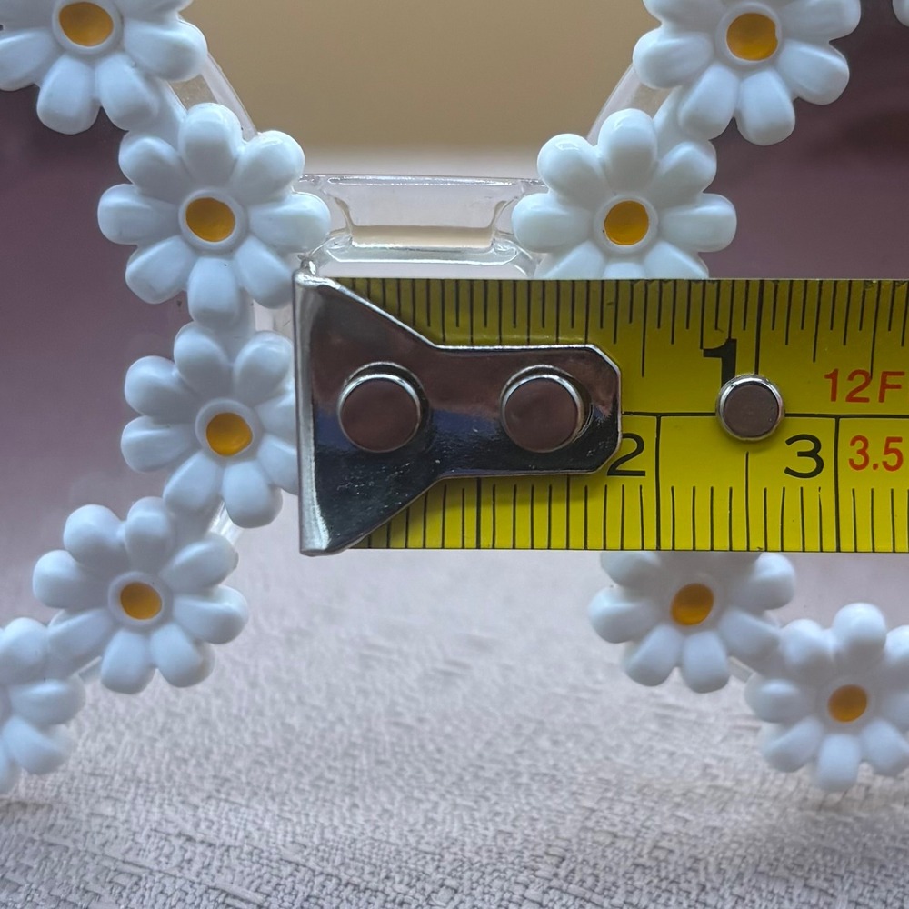Circus by Sam Edelman White Daisy Floral Round Sunglasses Clear HHCC1008-R - Picture 9 of 11